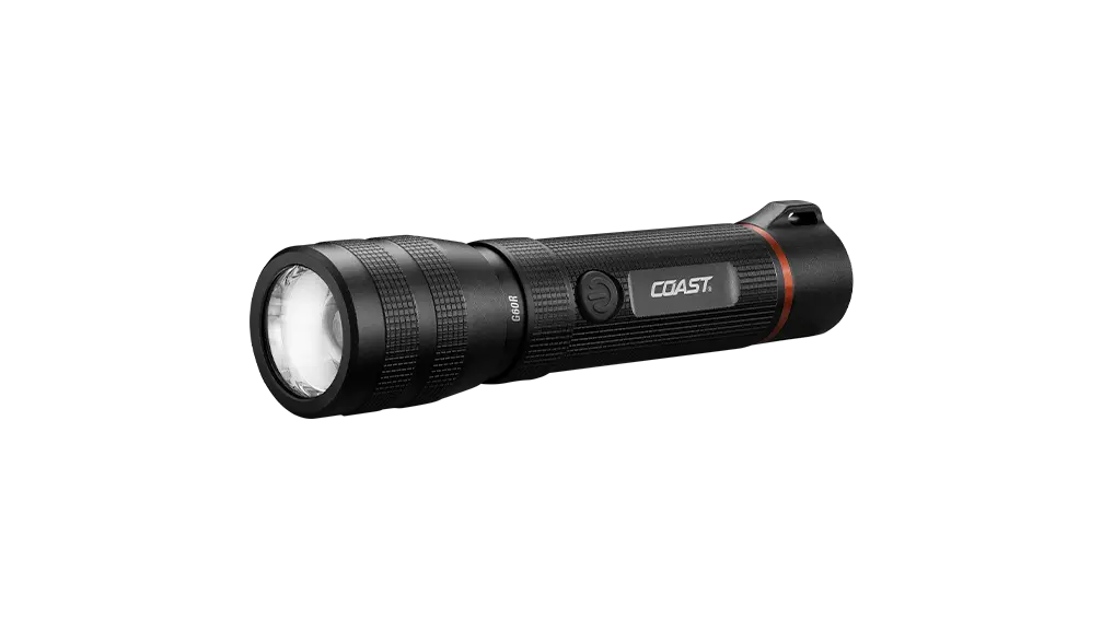 COAST G60R wiederaufladbare LED Taschenlampe in Frontansicht mit robustem Aluminiumgehäuse, USB-C Ladefunktion, fokussierbarem Lichtstrahl und kompakter Bauweise für Outdoor, Feuerwehr, Rettungsdienst, Security und professionelle Einsätze.