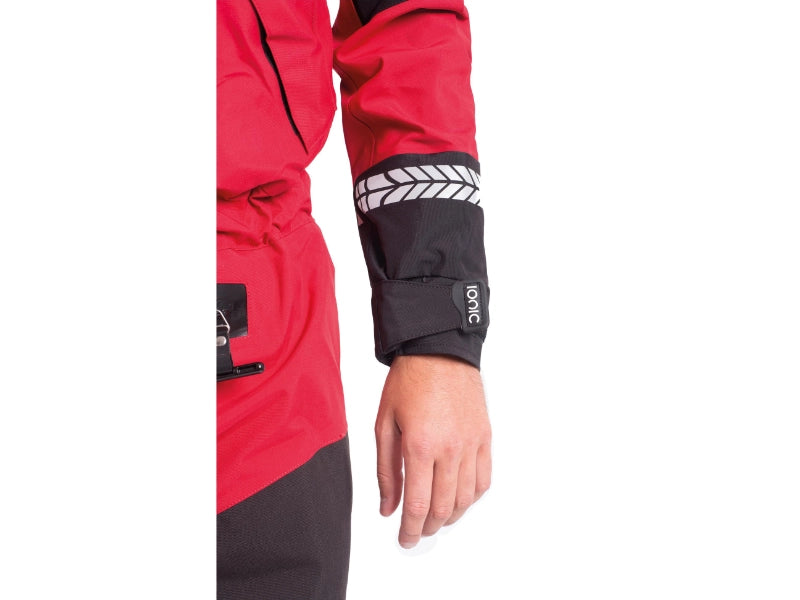 Trockenanzug IONIC Cyclone SAR Arme können mit Klett verschlossen werden