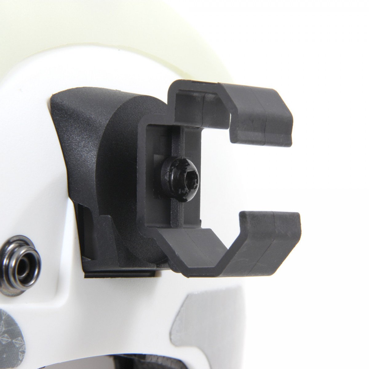 HELMLAMPENHALTERUNG FÜR MH3 UND MH4