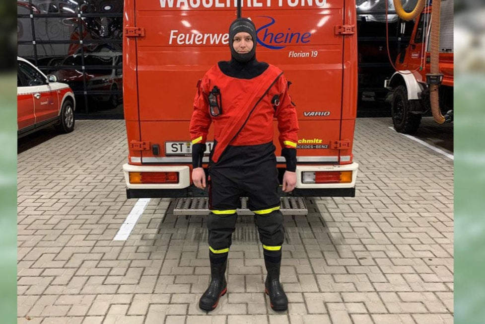 TROCKENANZUG MODELL FEUERWEHR RHEINE