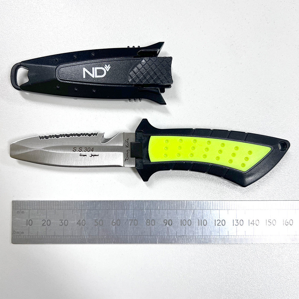 Rettungsmesser mit feststehender Klinge, rutschfestem Griff und passgenauer Scheide. Robustes Einsatzmesser für Feuerwehr, Wasserrettung, Rettungsdienst, Outdoor-Anwendungen und technische Hilfeleistung.