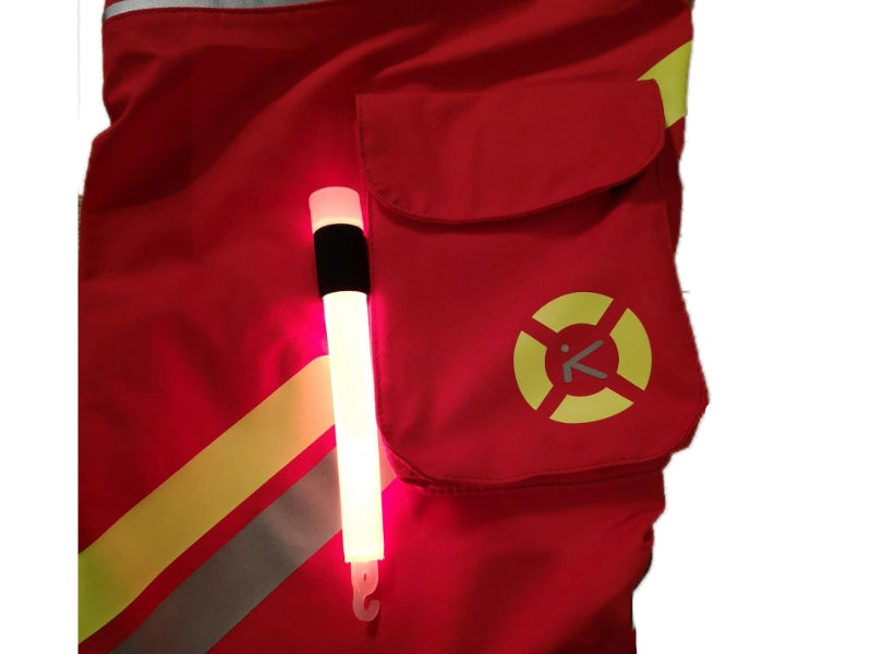Trockenanzug Hiko Rescue in rot mit Knicklicht Vorrichtung und einer Tasche am Arm 